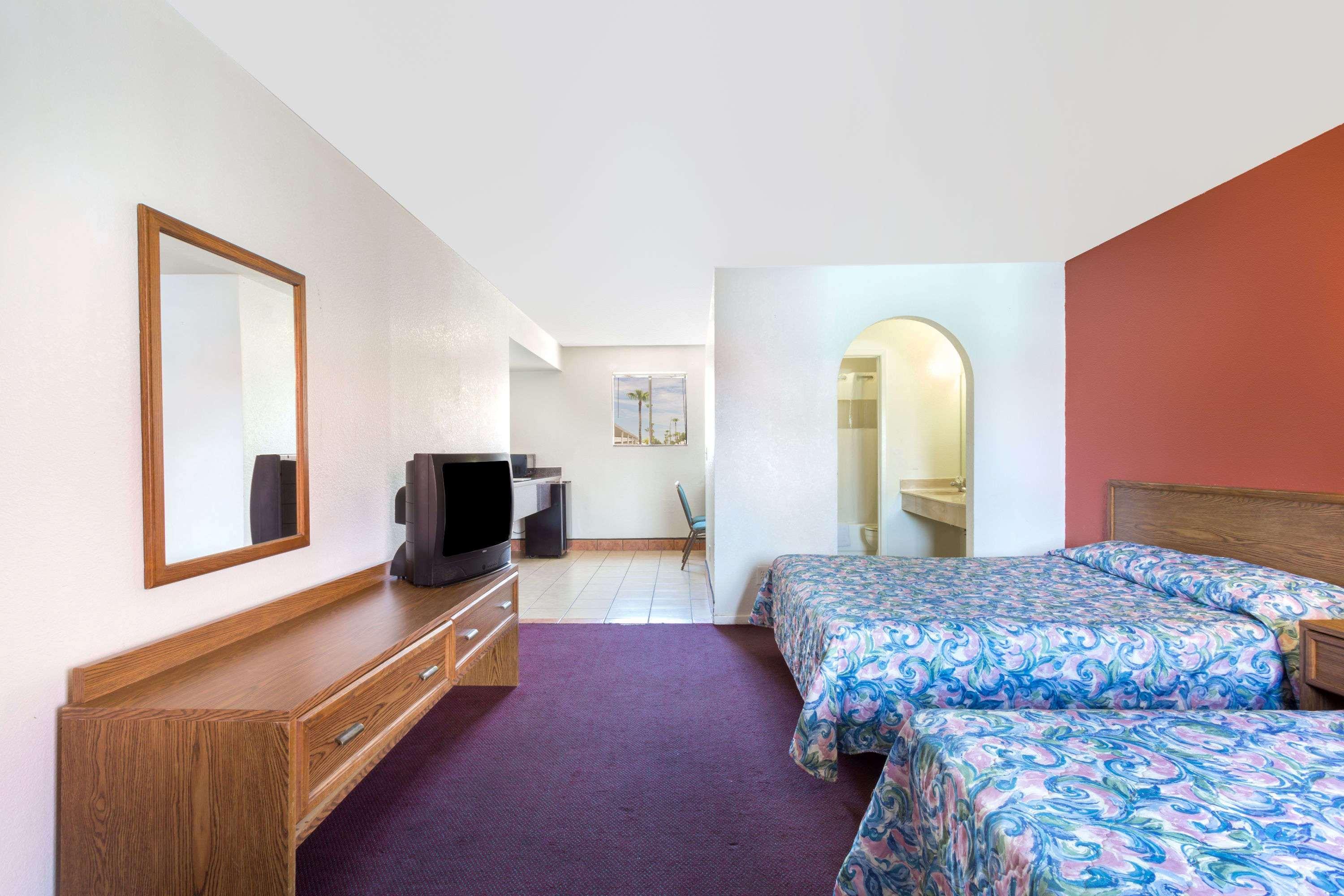 Travelodge Suites Mesa Luaran gambar